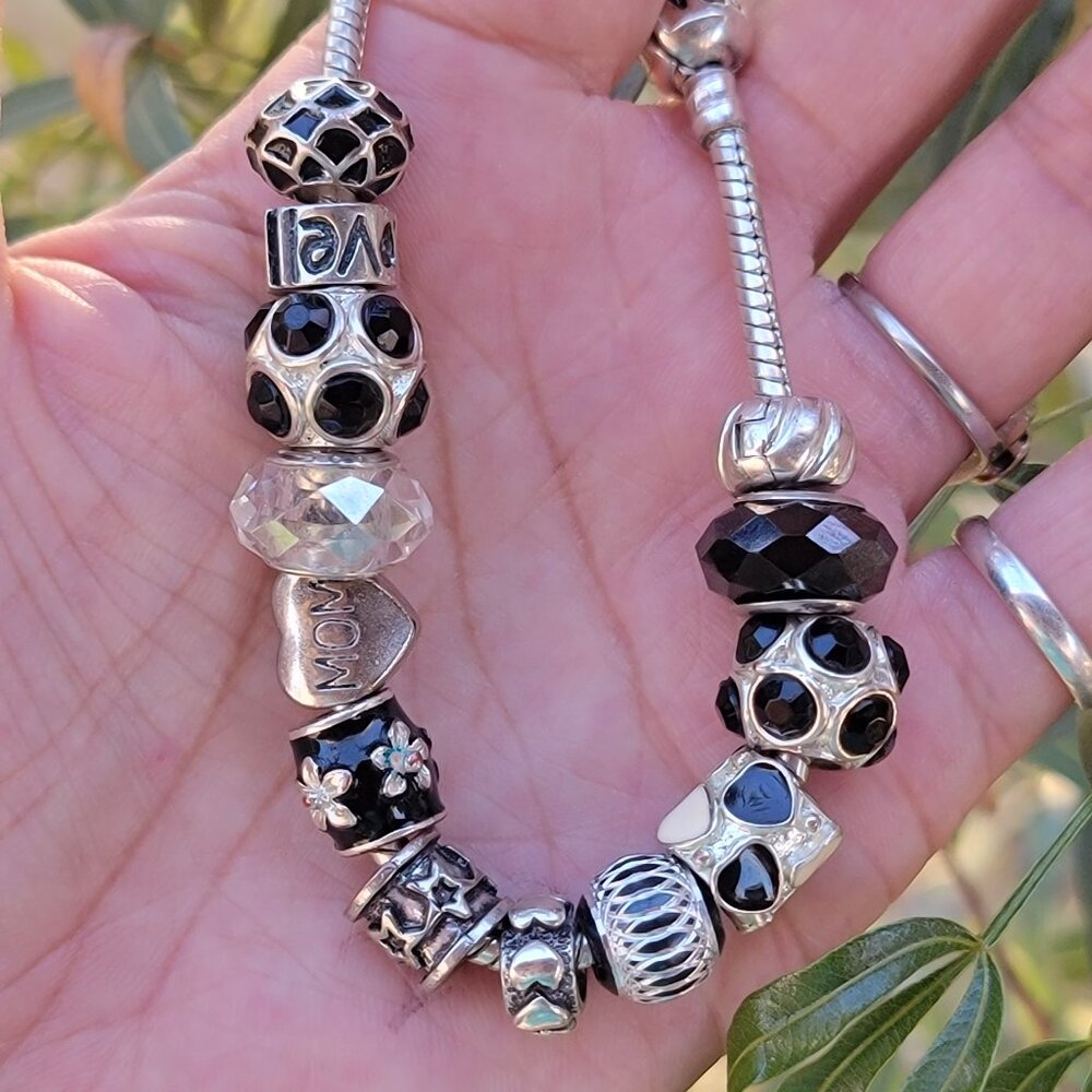 Beautiful genuine murano glass black and white themed Pandora style bracelet